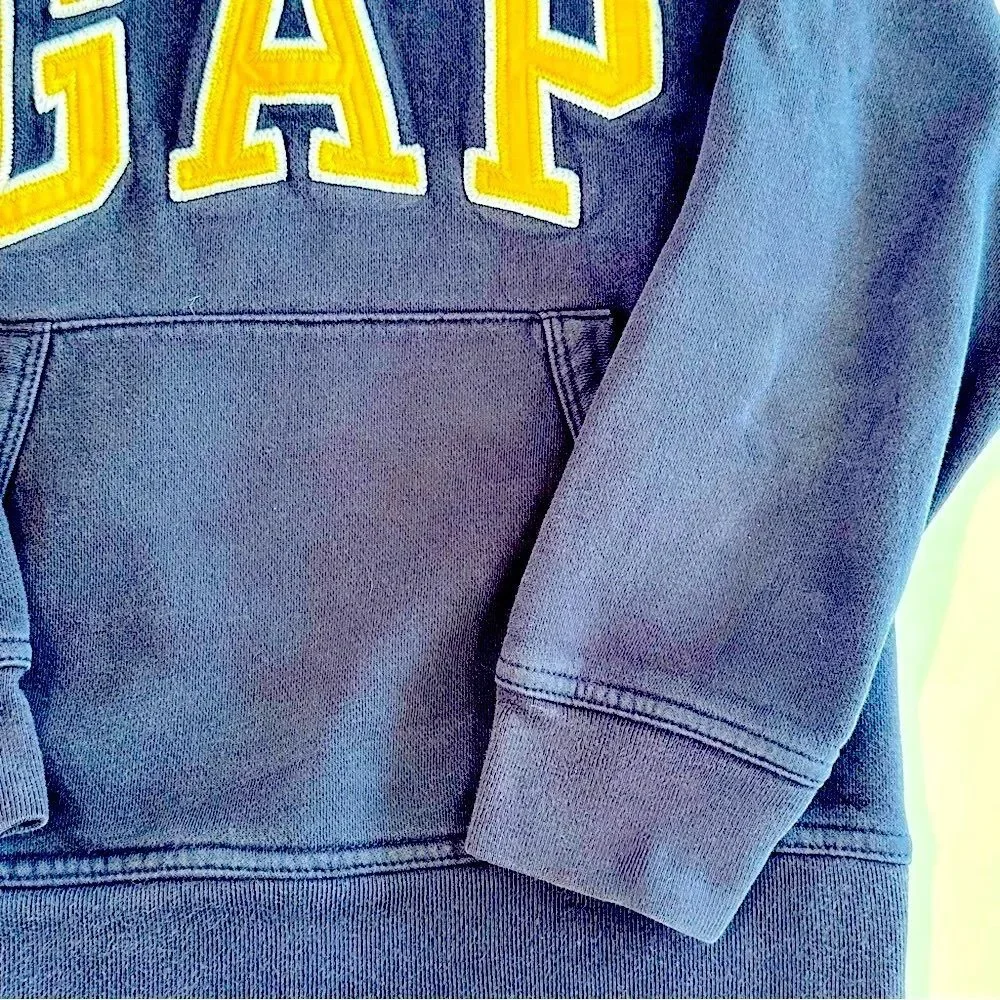 Gap Kids Unisex SZ M Classic Comfy Sweatshirt Hoodie Navy Blue Gold Lettering